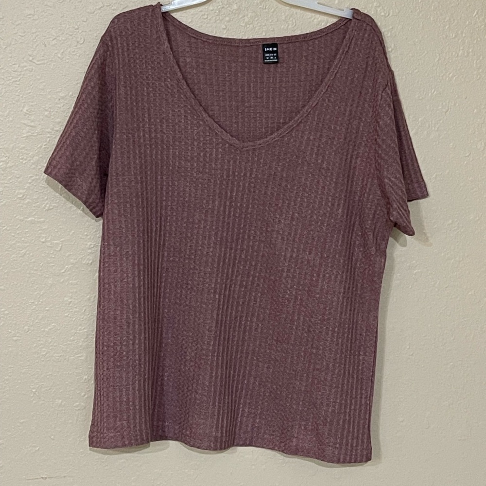 Maroon waffle knit short sleeve shirt size medium